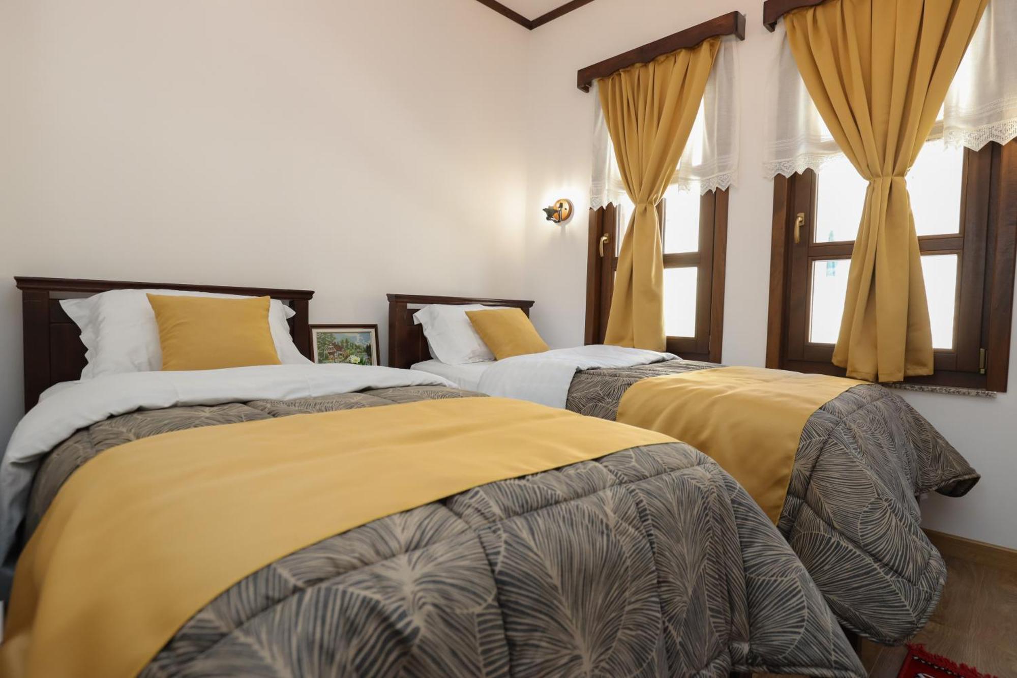 Hotel The House Of Dollma , Inside Kruja Castle Habitación foto