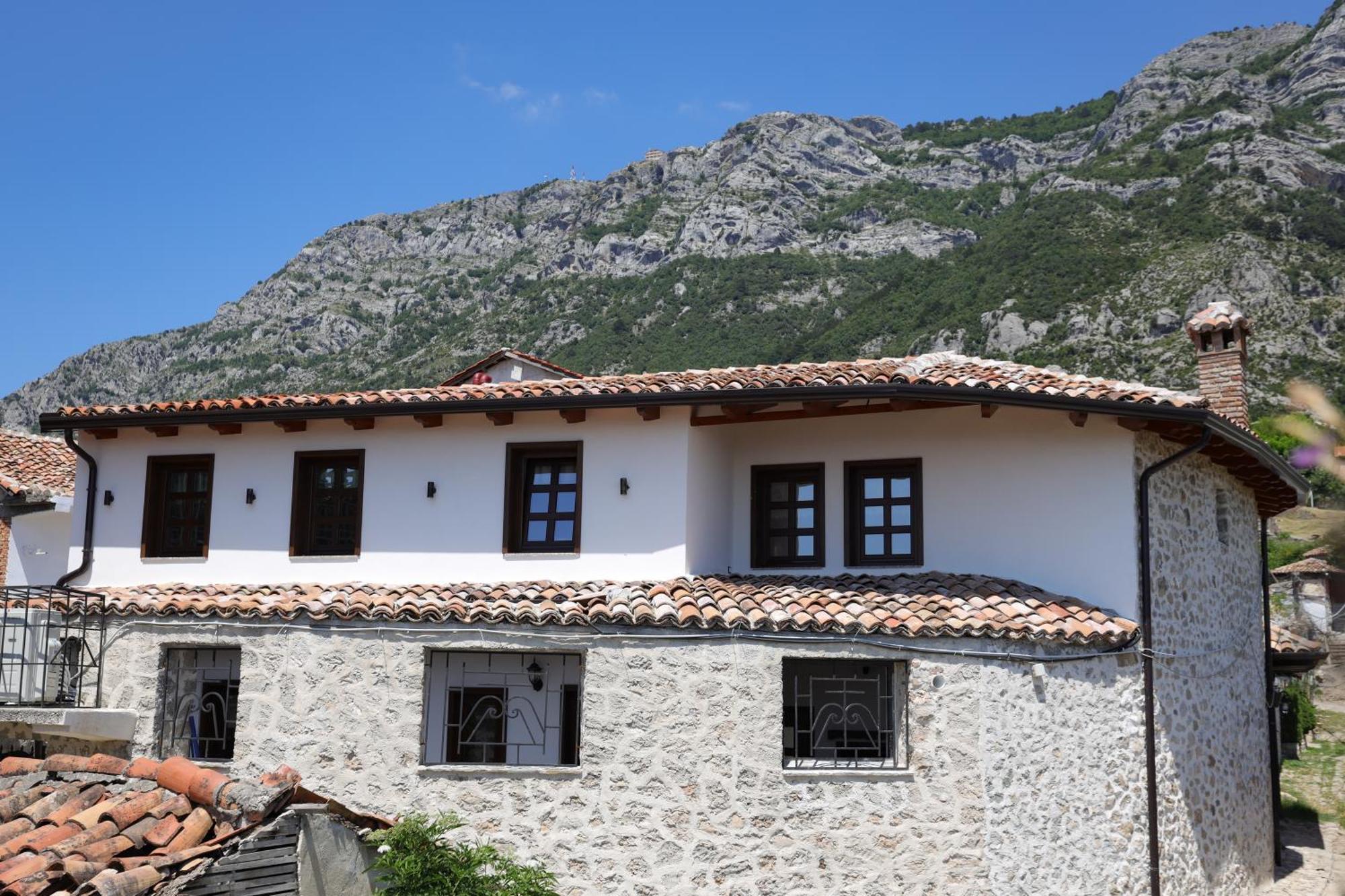 Hotel The House Of Dollma , Inside Kruja Castle Exterior foto
